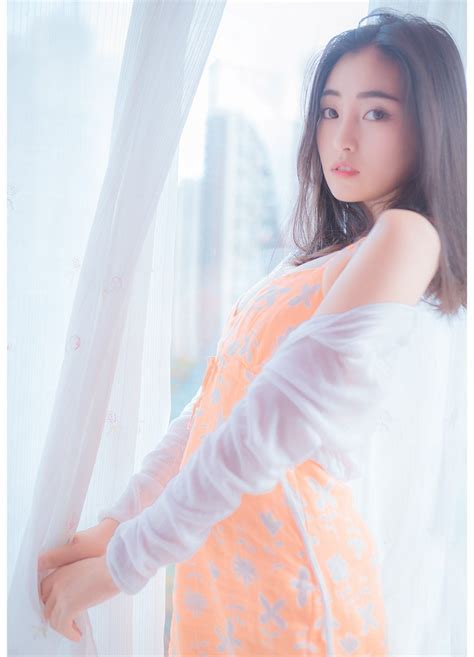 GOAT效应？贝蒂斯24小时发47动态欢迎安东尼数万名球迷街头狂欢